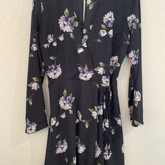 LUSH Long Sleeve Black Floral Wrap Dress Size Medium EUC - Picture 1 of 11